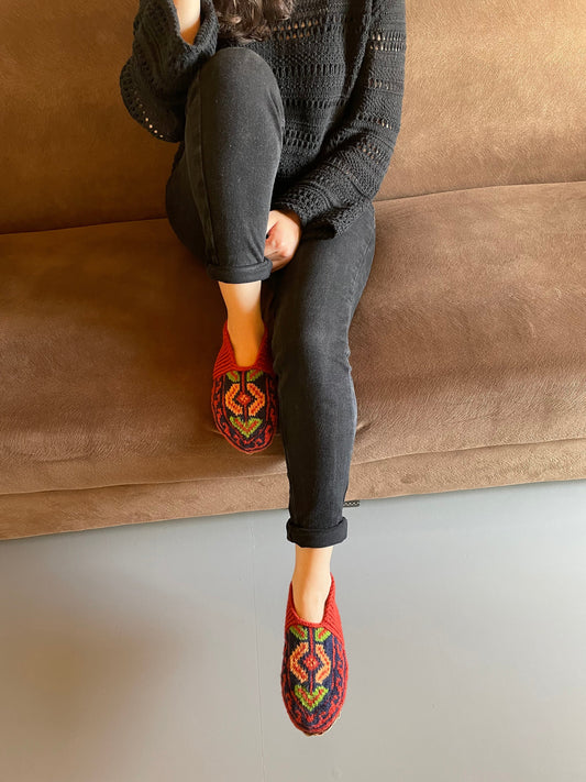 Adult Slippers - Size 7-9