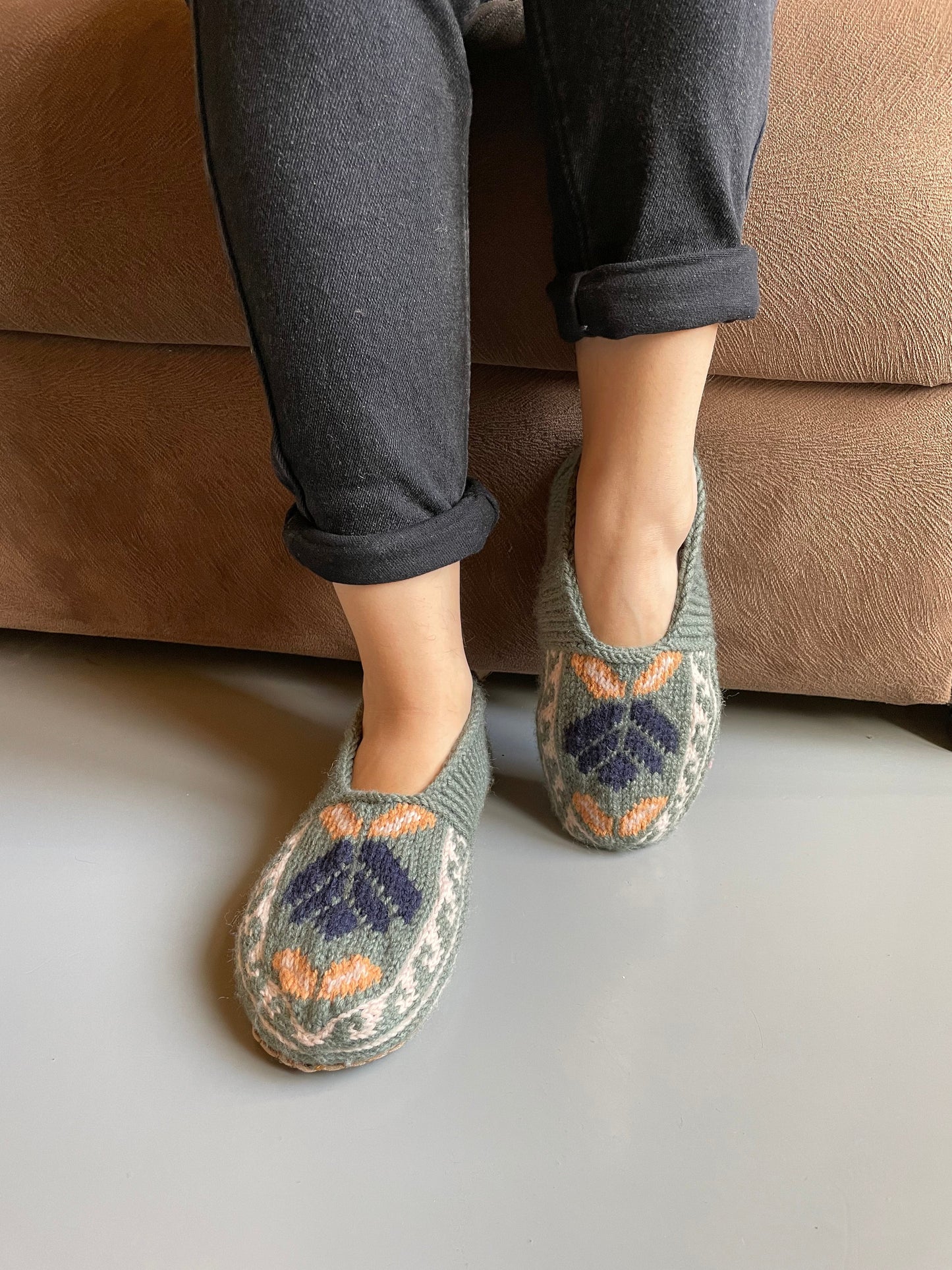 Adult Slippers (Size 5-7)