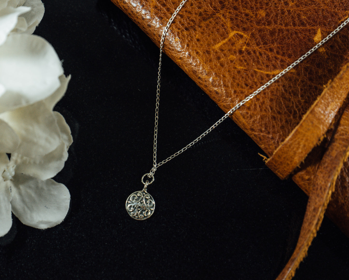Mumbai Small Pendant Necklace