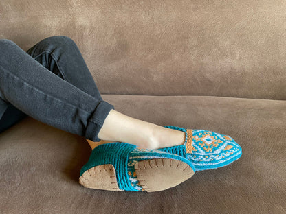 Adult Slippers (Size 5-7)