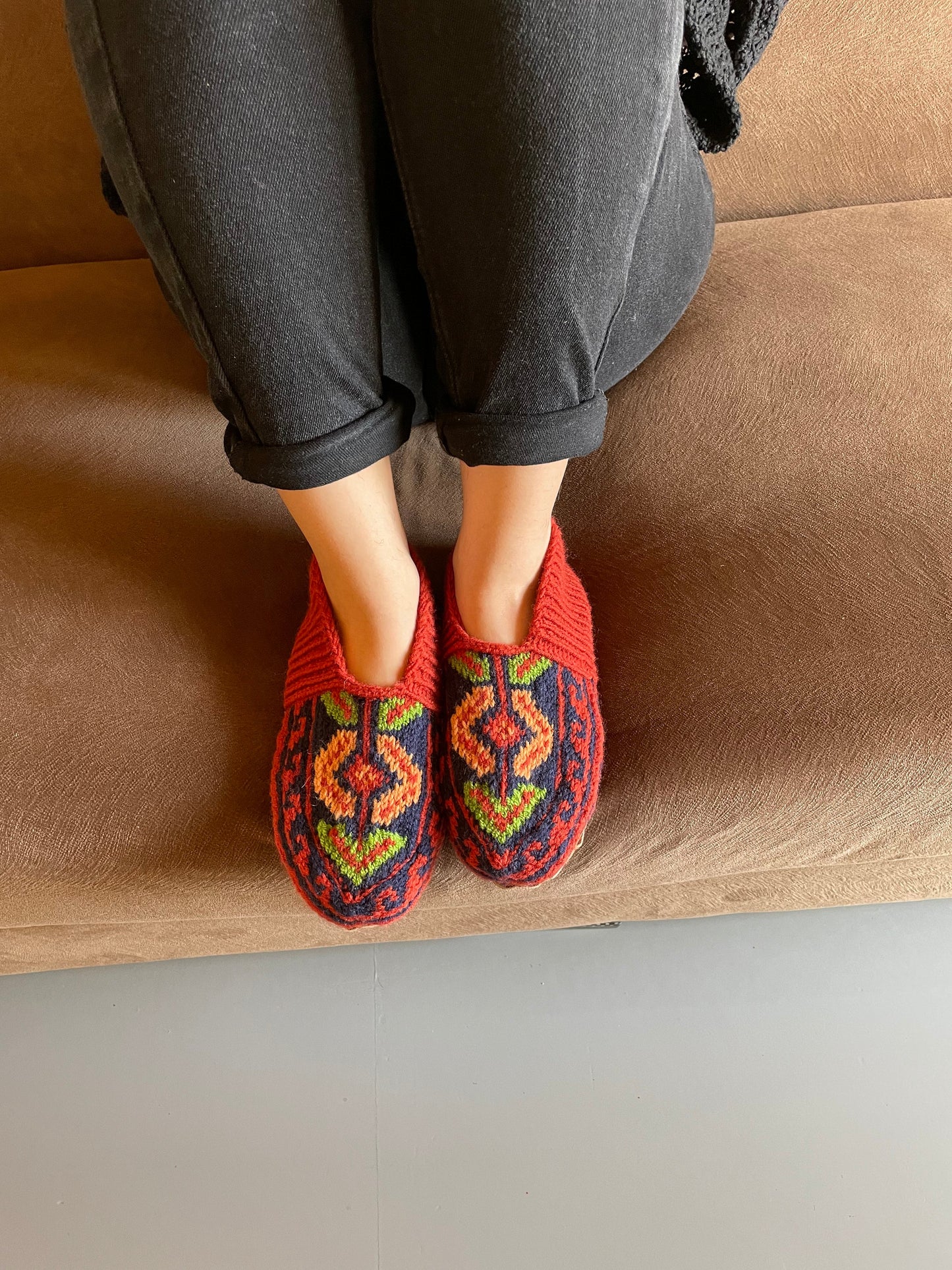 Adult Slippers (Size 5-7)