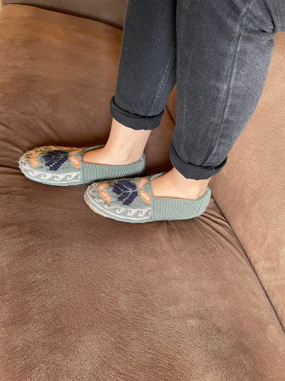 Adult Slippers (Size 5-7)